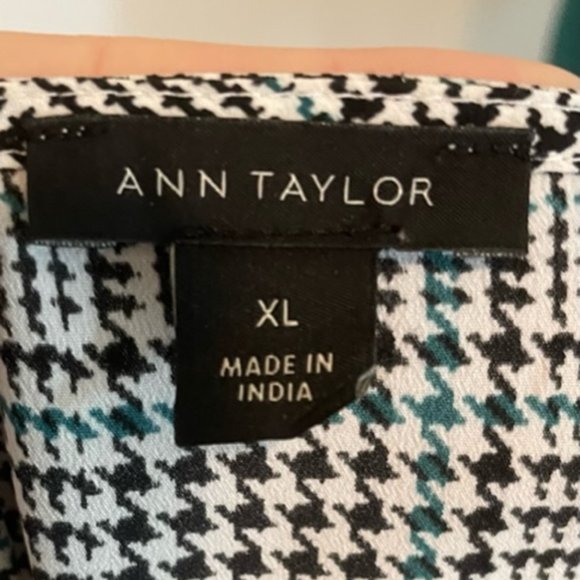 Ann Taylor 3/4 Ruffle Sleeve Top XL - Picture 3 of 3